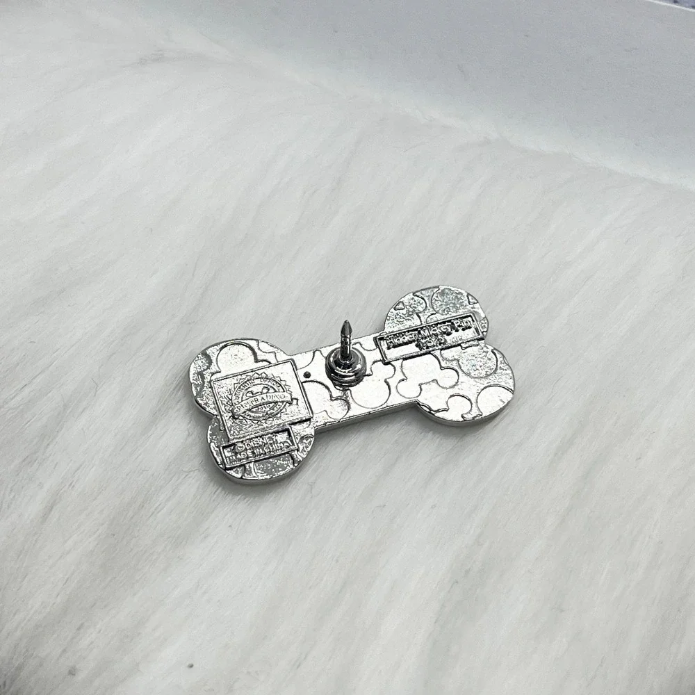 🔮 5/$25 Disney Pluto Bone Pin